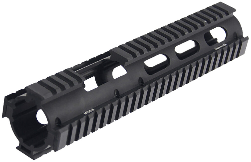 UTG PRO 4/15 CARB QUAD RAIL W/EXT BK